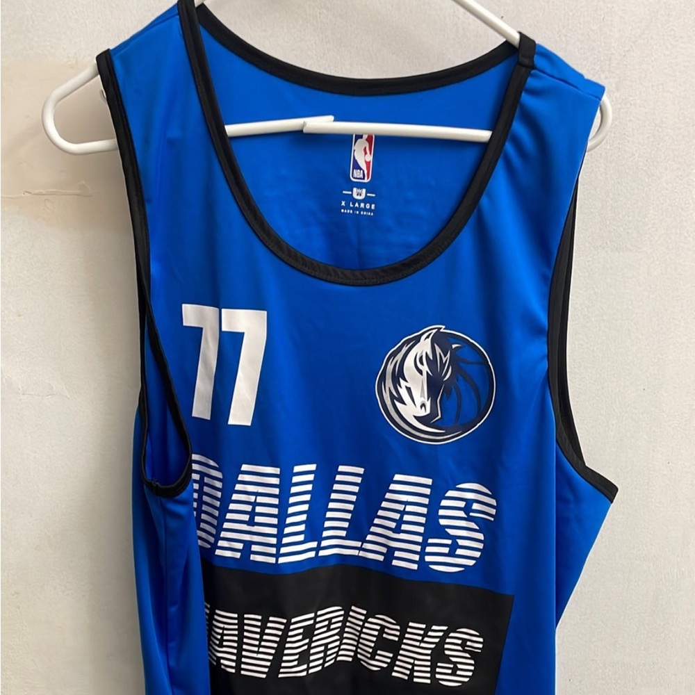 Luka Mavericks Fan Jersey - Size:XL